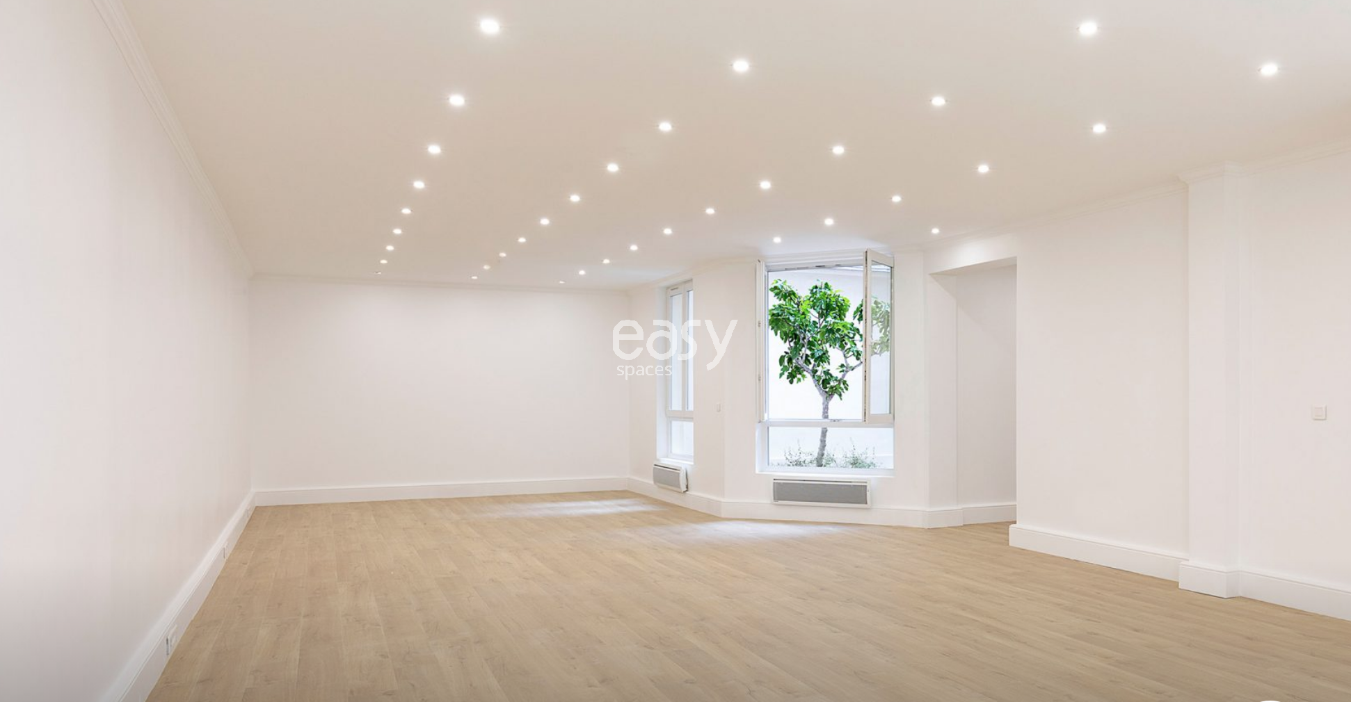 location for a spacious and well-equipped showroom in Paris, FRANCE